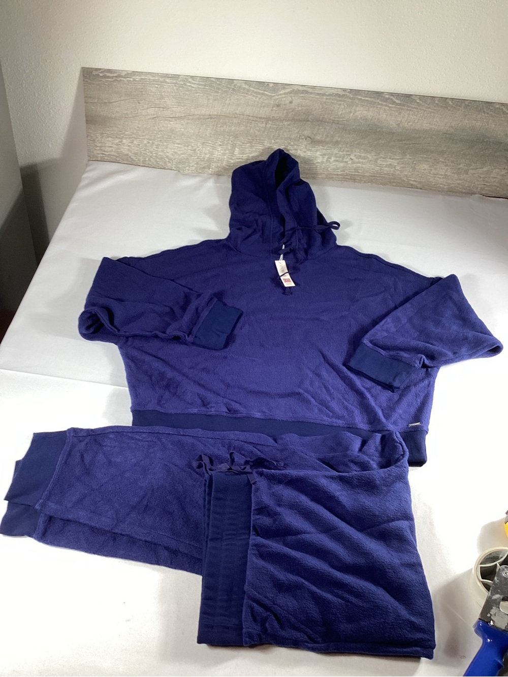 Adore Me Women’s 1X Blue Plush Hoodie & Jogger Pants 2 Piece Lounge Set